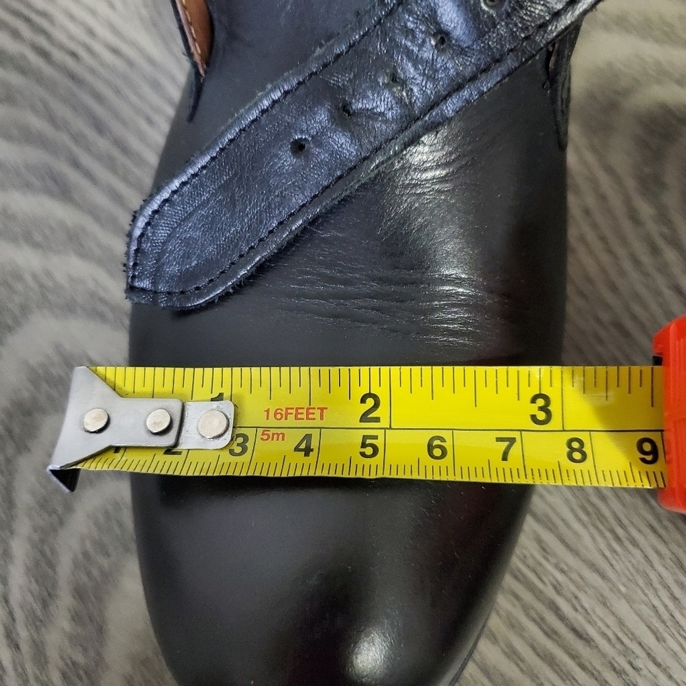 AIGLE short black leather booties. Size US 5.5 - Picture 10 of 12